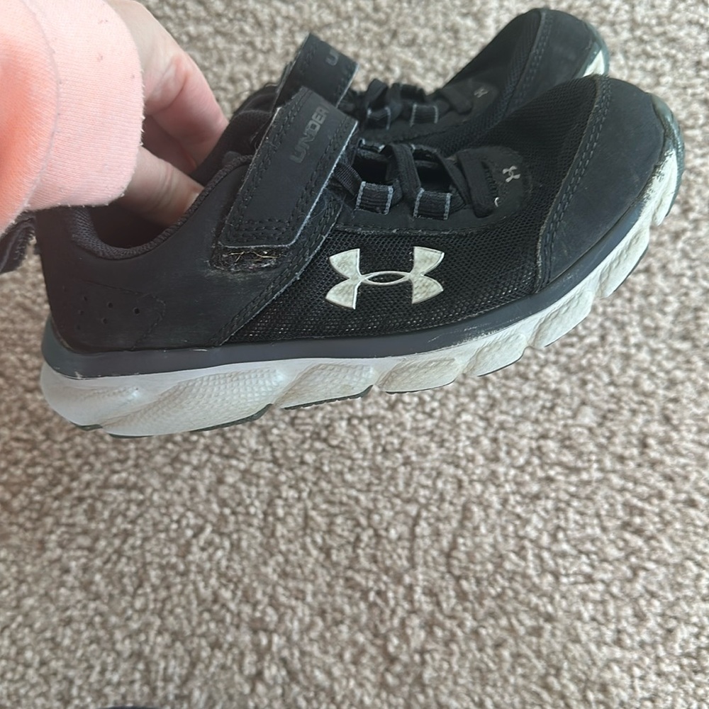 Boys under armour shoes size 13